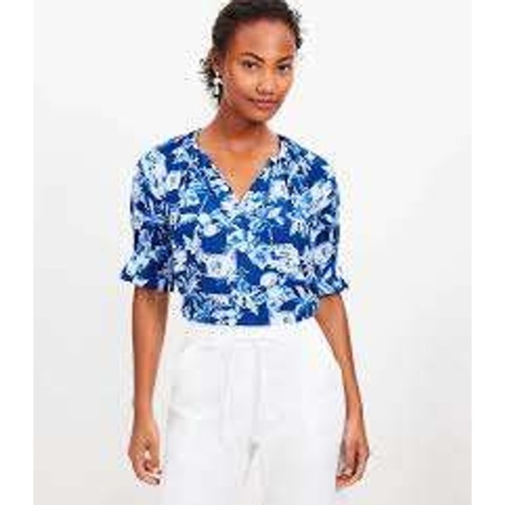 LOFT Blue White Viscose Resort Tropical House Print Blouse 3/4 Sleeve - Size LP